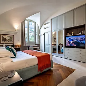 https://dimora-collection-le-corti-boutique-luxury-suites-with.it-tuscanyhotel.com